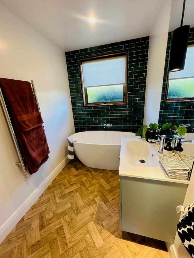 2 Bed Beckenham Beauty - Pet Friendly Christchurch Exterior photo